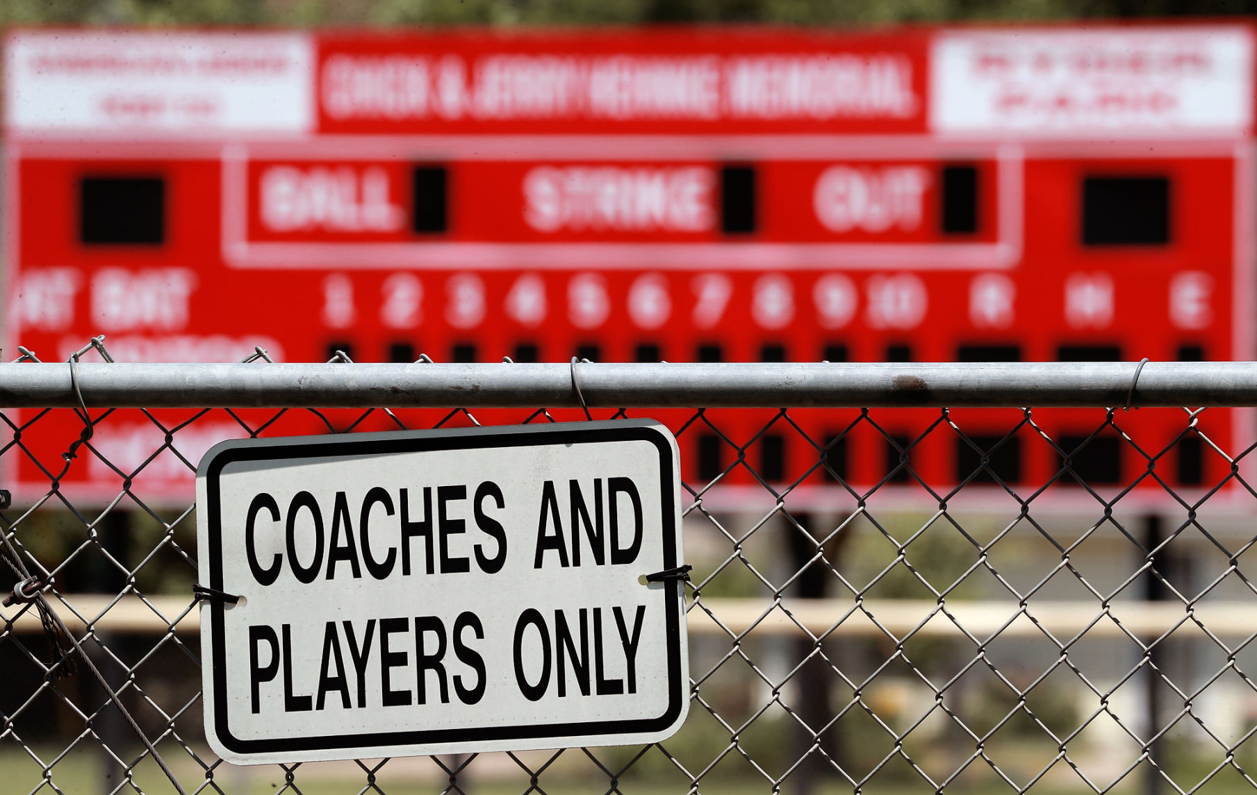 061820_CoachesPlayersOnly001_bjs.JPG